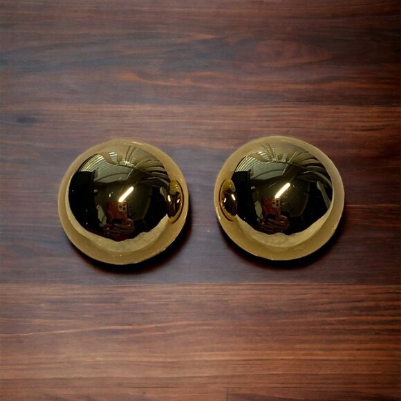 Vintage 1990 Avon Polished Dome Earrings Gold Tone Circle Pierced Classic - Picture 1 of 6